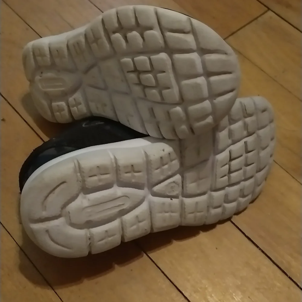 Champion Black Sneakers Athletic Casual Design